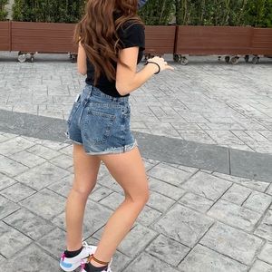 Meet your Posher, Lucy